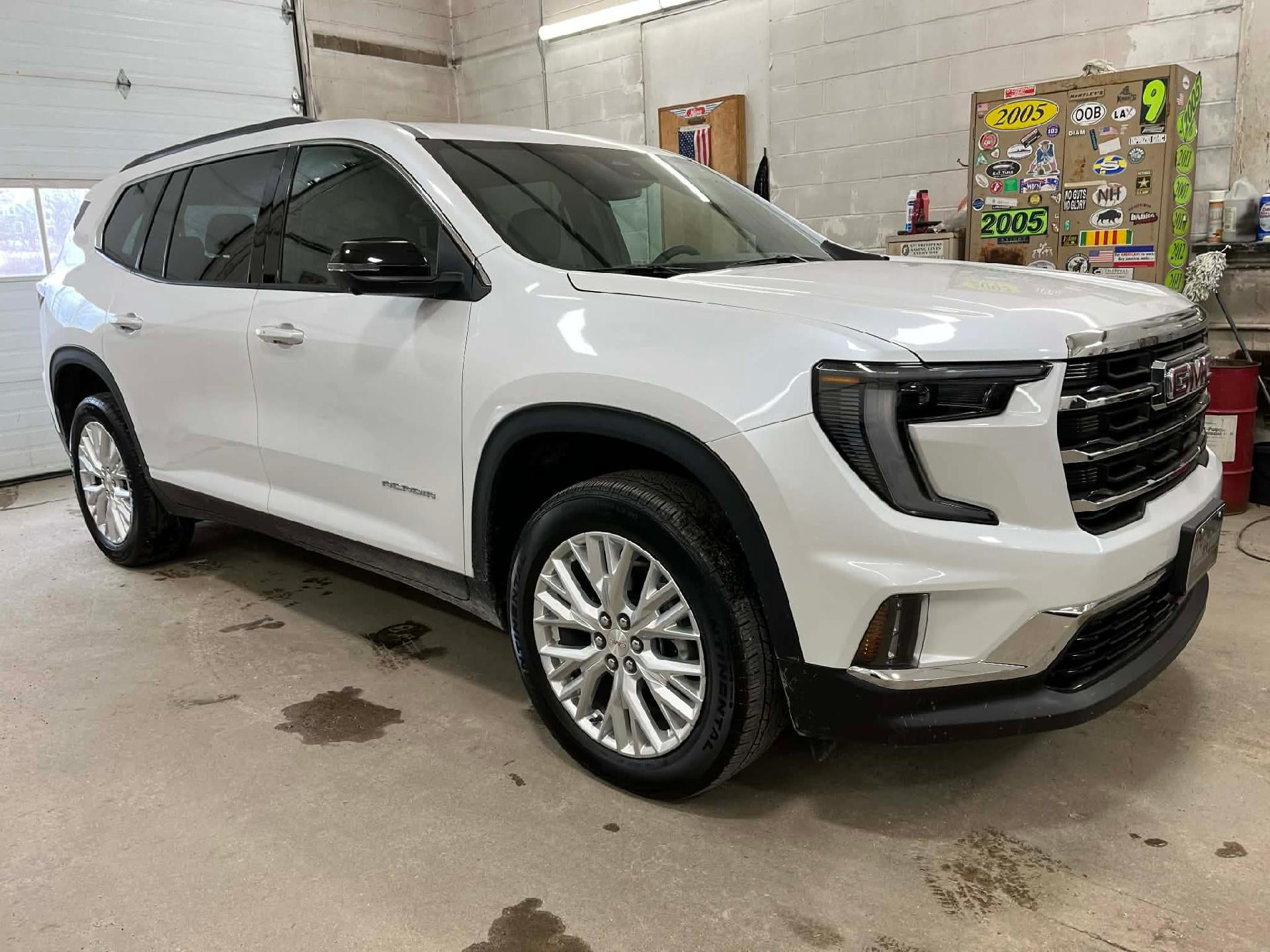 2025 GMC Acadia Elevation