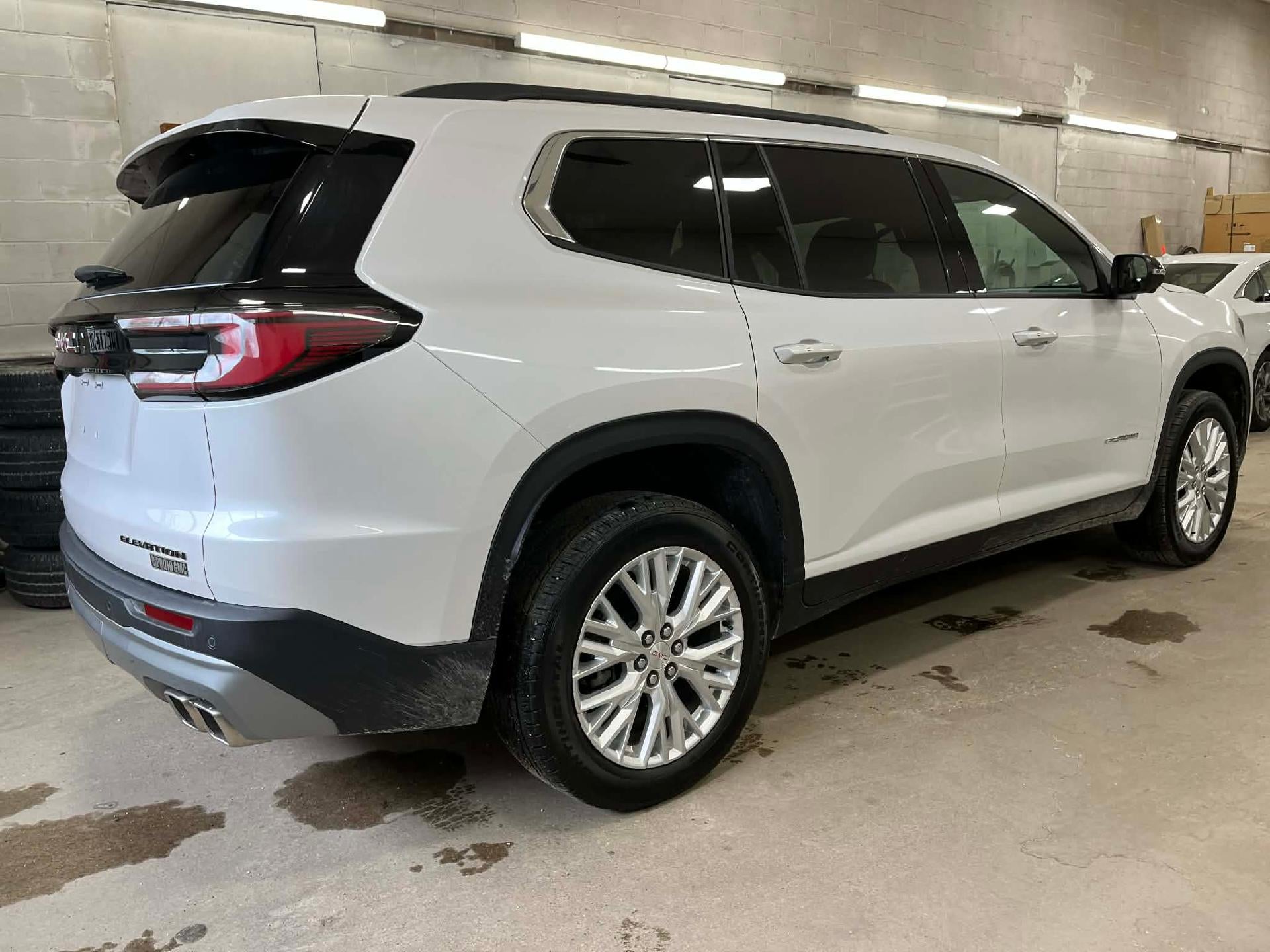 2025 GMC Acadia Elevation