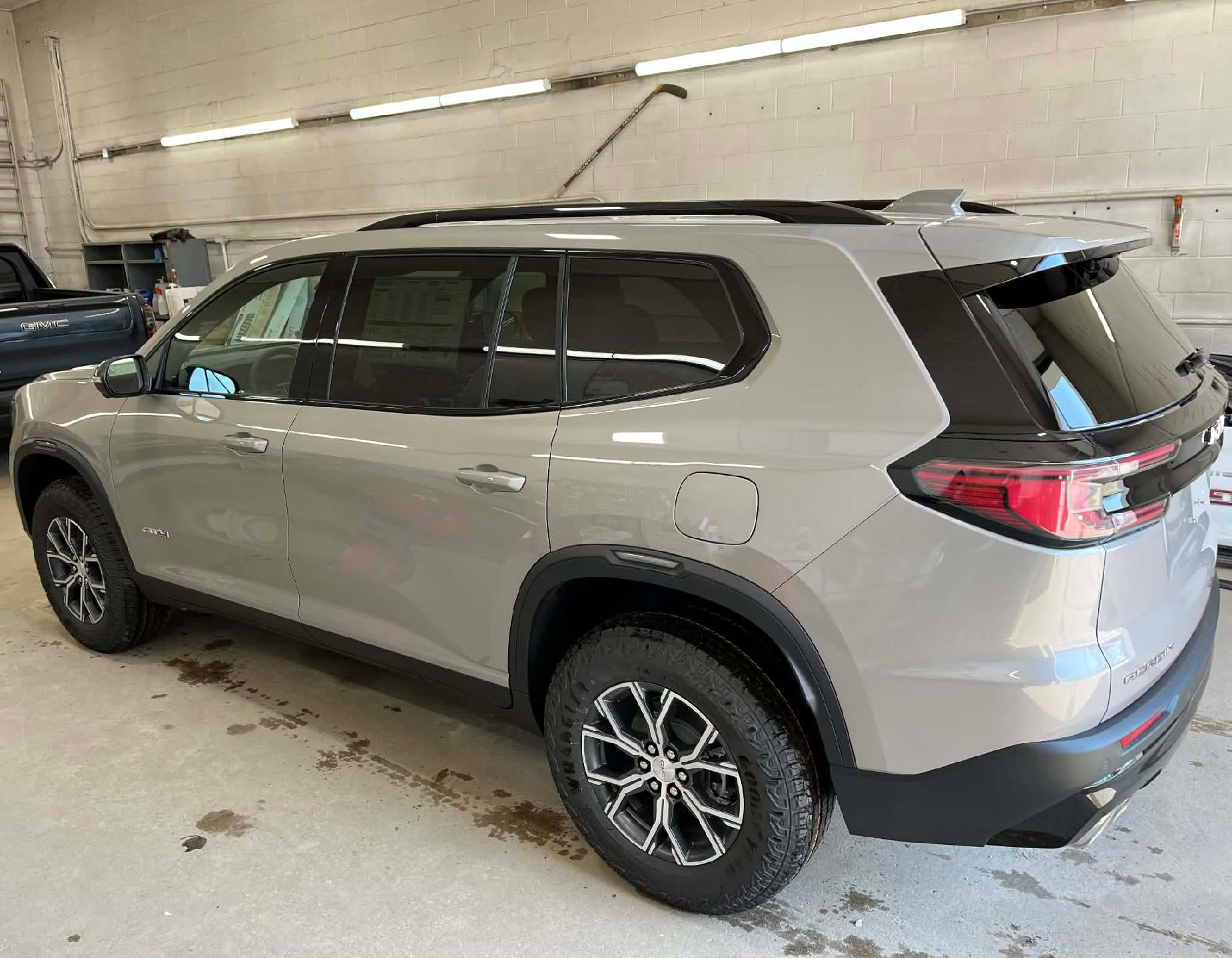 2026 GMC Acadia AT4