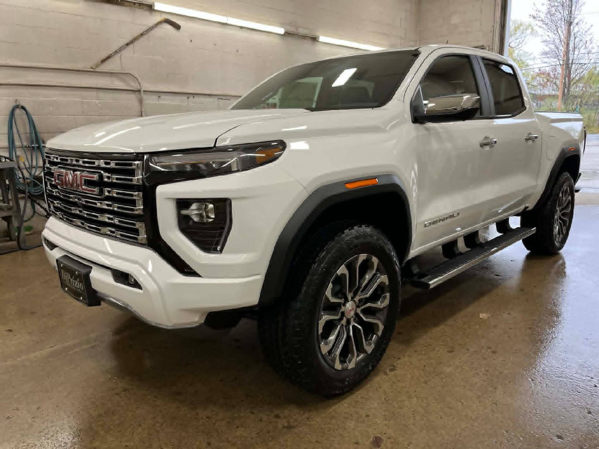 2026 GMC Canyon 4WD Denali Crew Cab Short Box's photo
