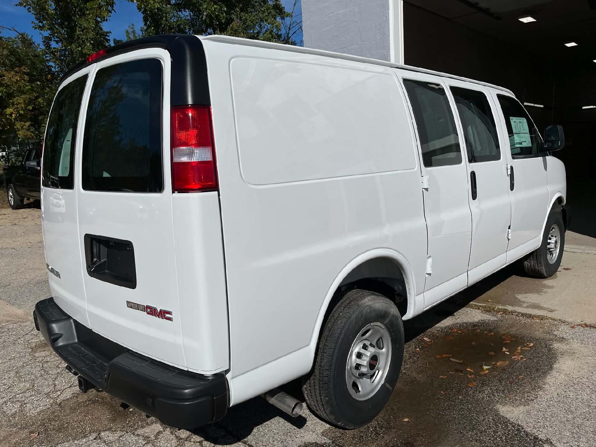 2026 GMC Savana Cargo Base