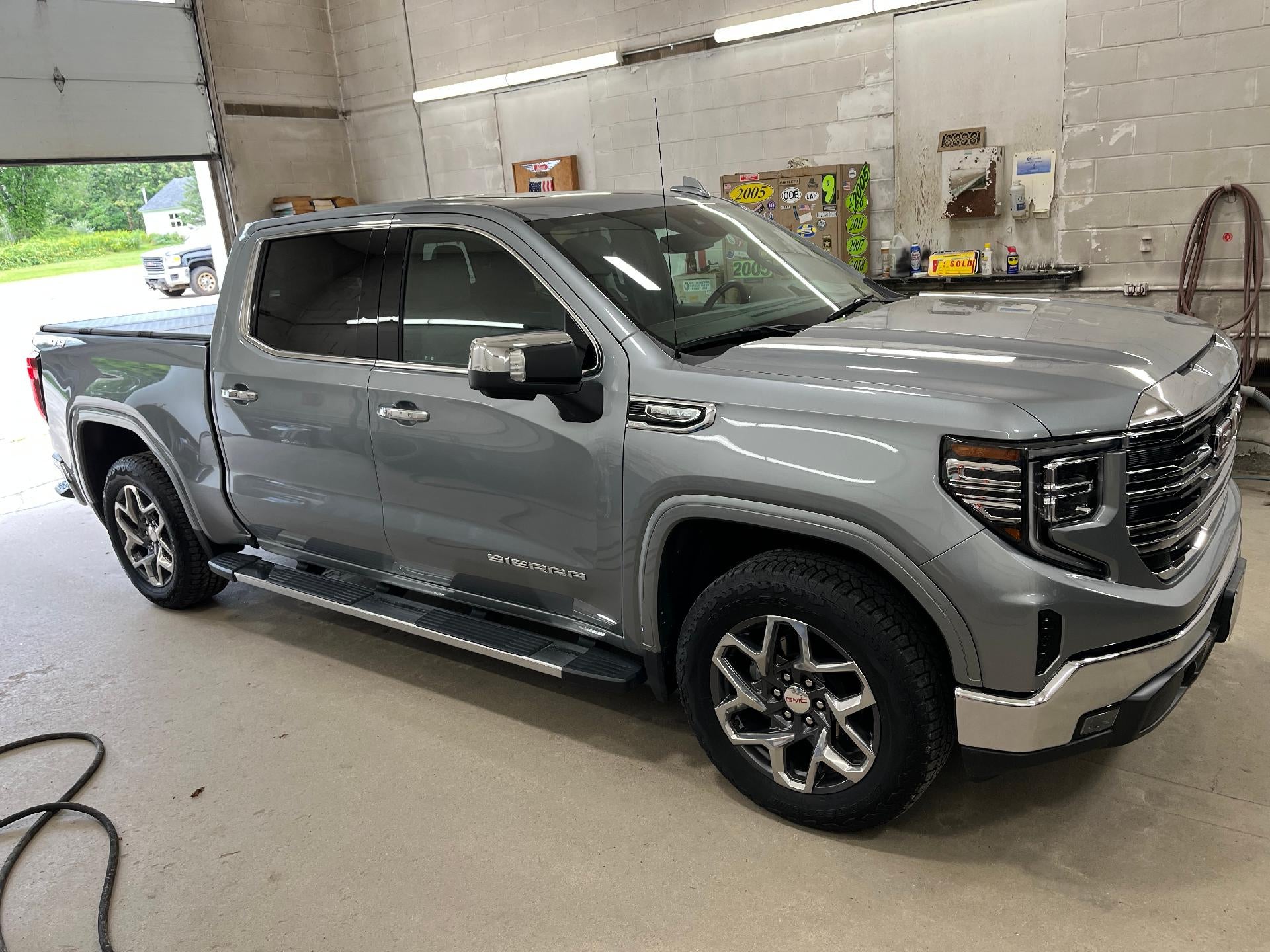 2024 GMC Sierra 1500 SLT