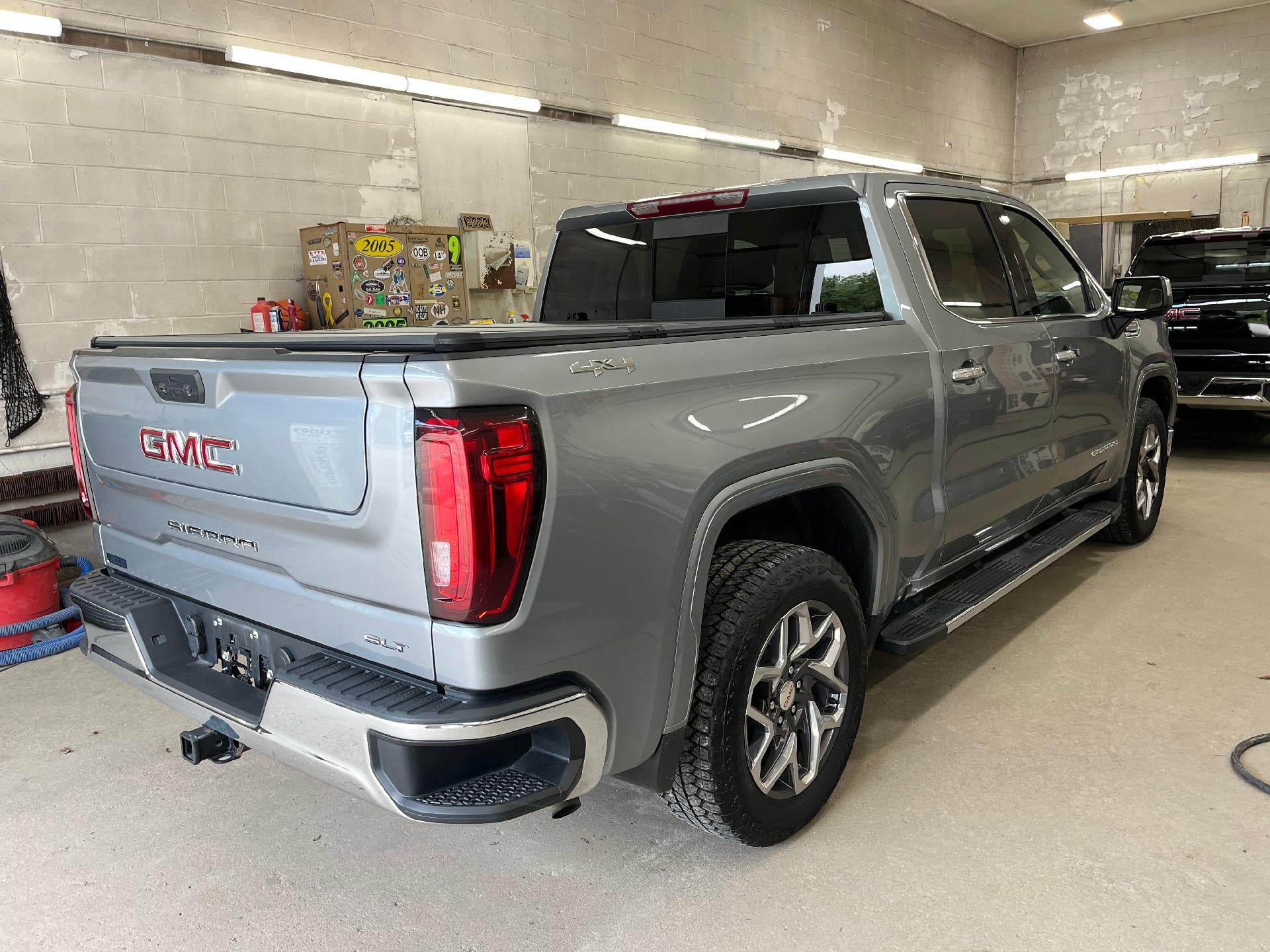 2024 GMC Sierra 1500 SLT