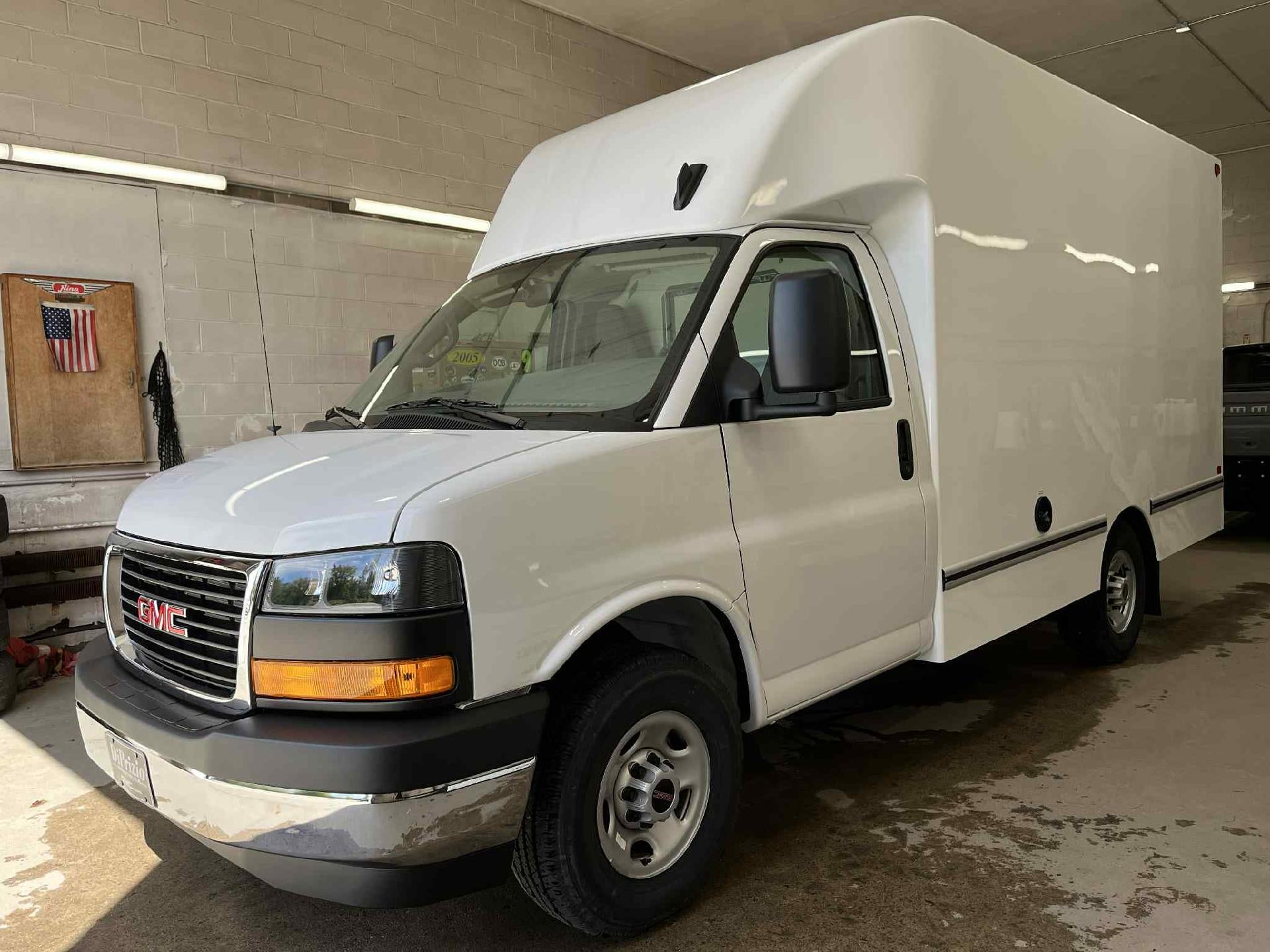 2025 GMC Savana Cutaway 3500 Base