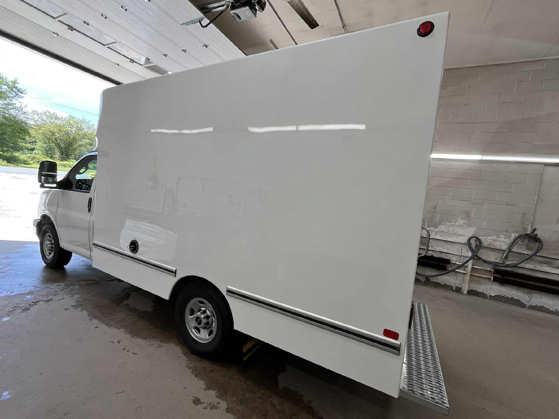 2025 GMC Savana Cutaway 3500 Base